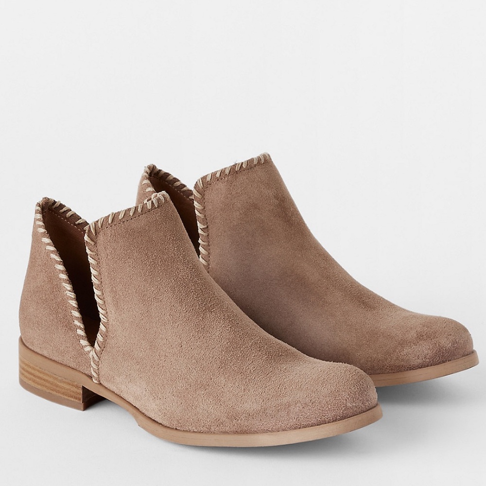 GARNET HILL Lola Whipstitched Boots Tan Suede Slip On Made In Italy Sz 37 US 7 - Picture 1 of 14